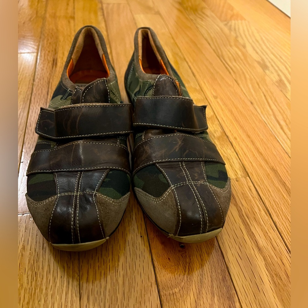 Enrico Fantini camouflage leather sneakers. Made in Italy. Size 37.